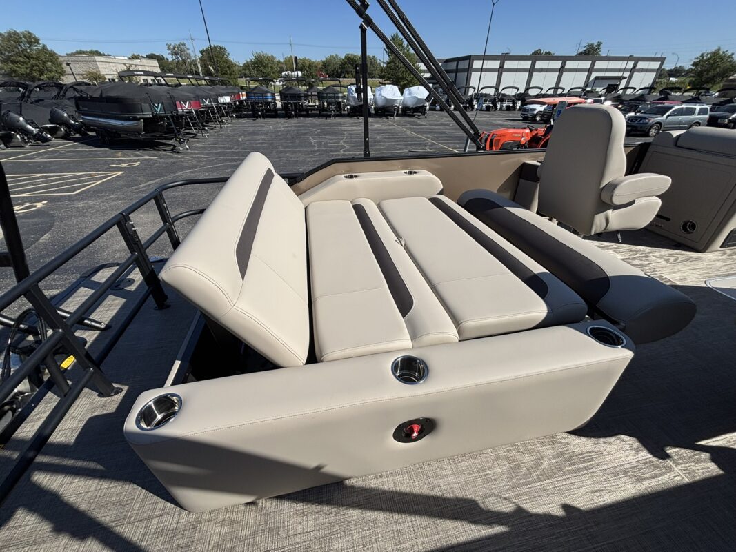 2027 Bentley 223 Legacy Swingback
