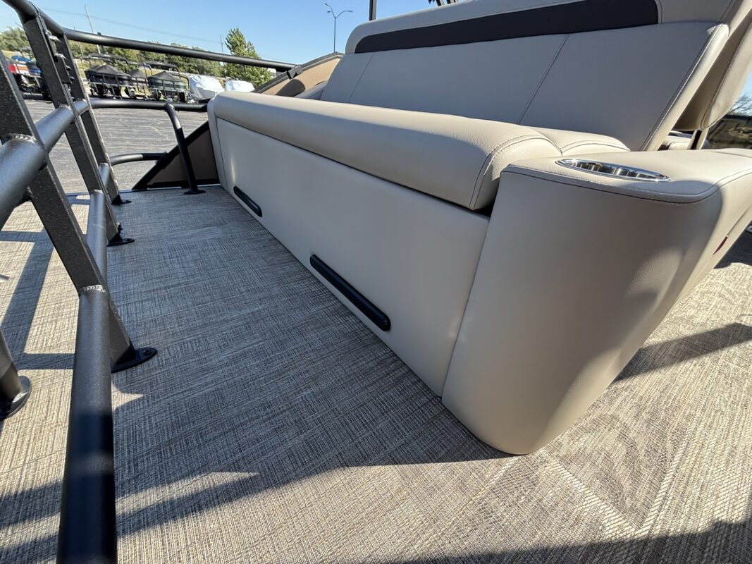 2027 Bentley 223 Legacy Swingback