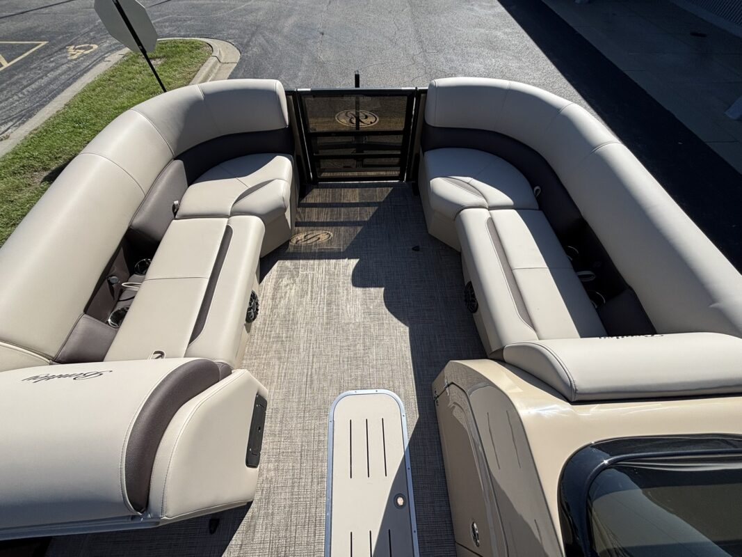 2027 Bentley 223 Legacy Swingback
