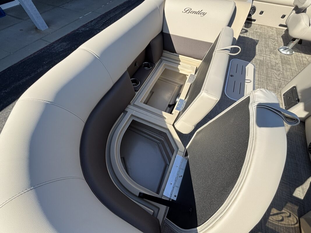 2027 Bentley 223 Legacy Swingback
