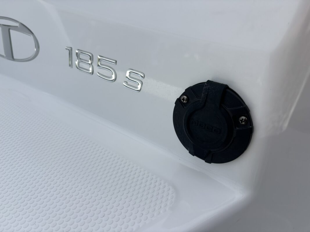 2022 Tracker Tahoe 185S