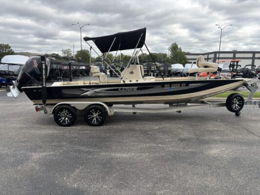 2020 Lowe 22 Bay