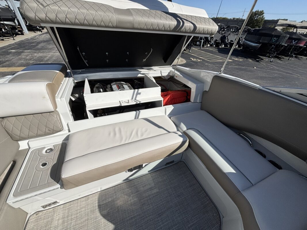 2020 Crownline 225 SS