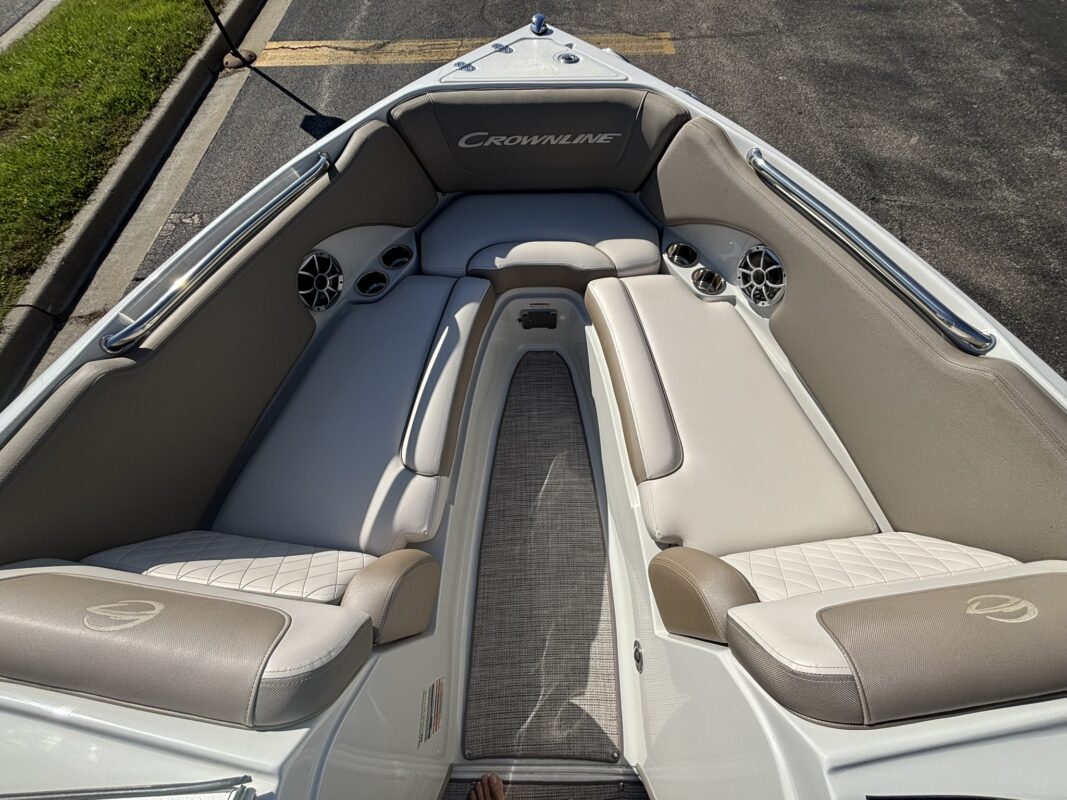 2020 Crownline 225 SS