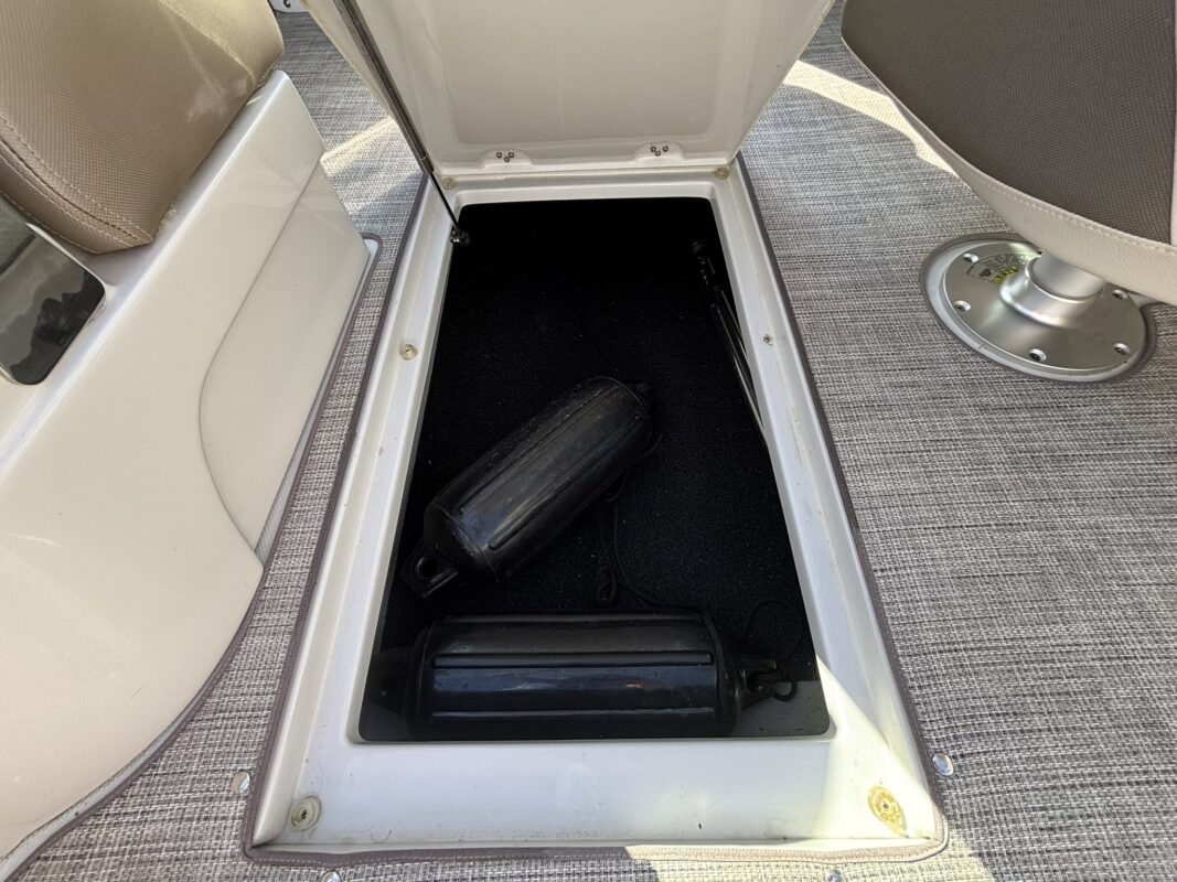 2020 Crownline 225 SS