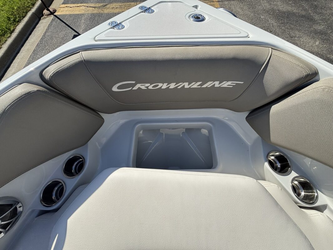 2020 Crownline 225 SS