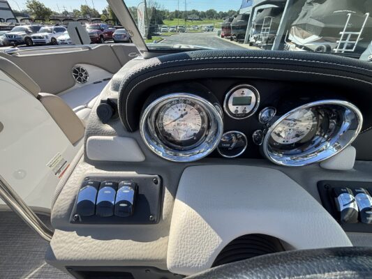 2020 Crownline 225 SS