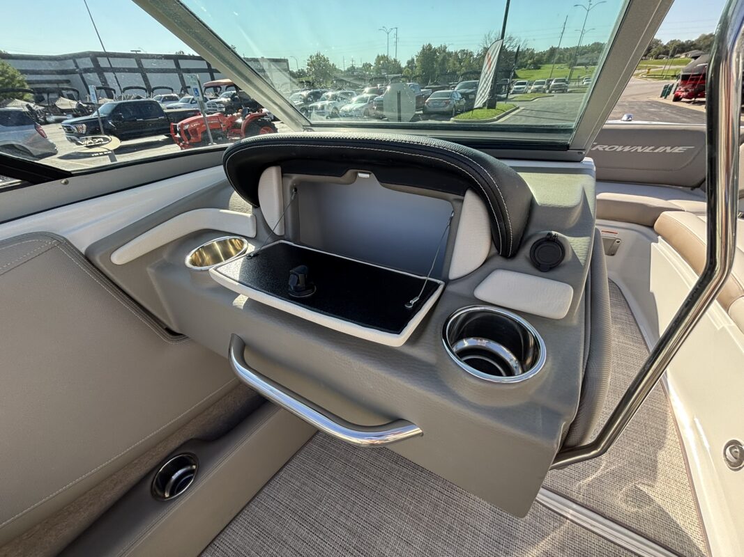 2020 Crownline 225 SS