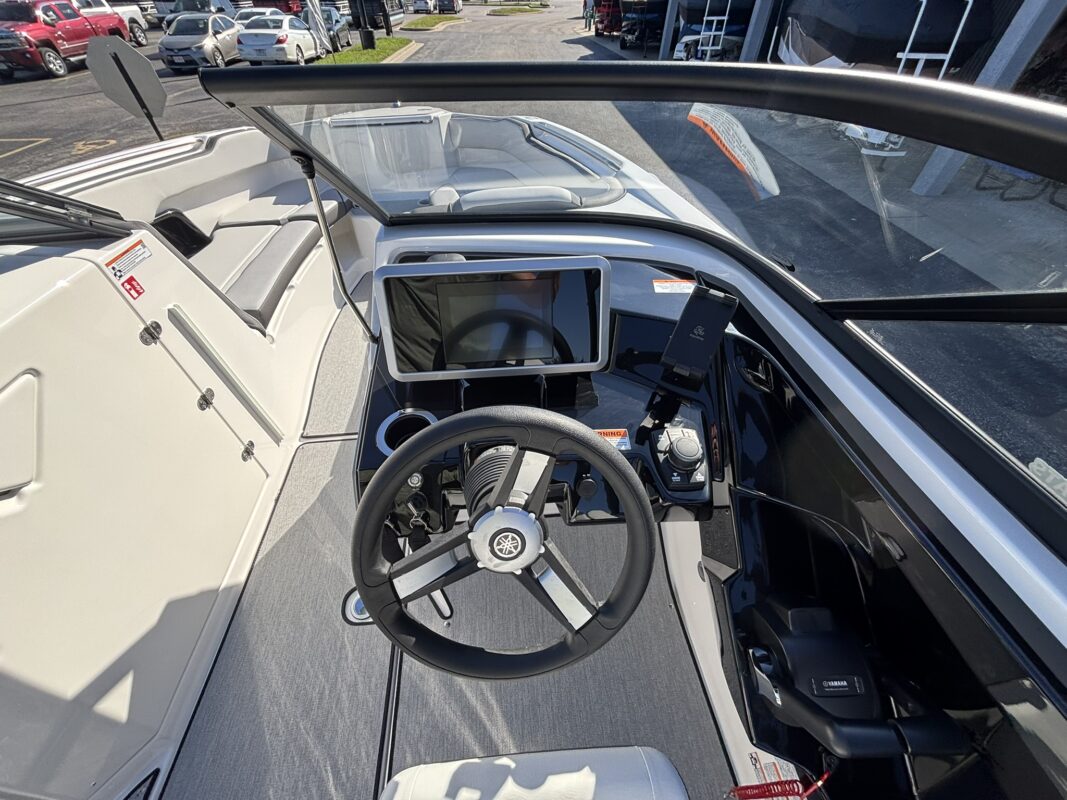 2027 YAMAHA JET AR 250