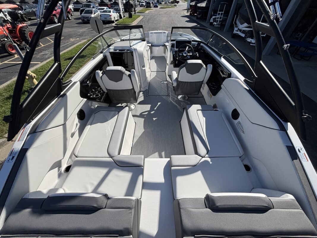 2027 YAMAHA JET AR 250