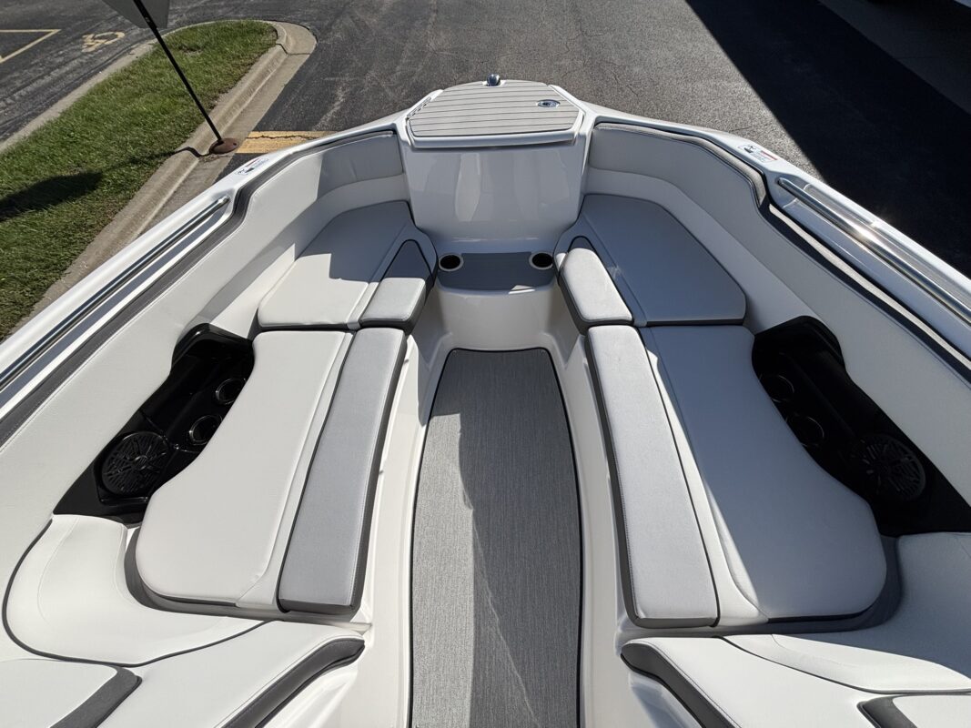 2027 YAMAHA JET AR 250