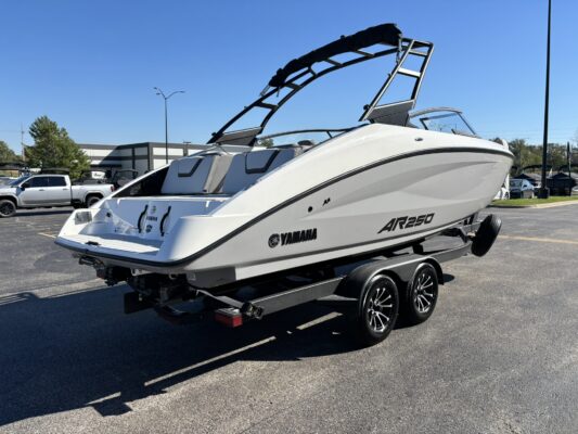 2027 YAMAHA JET AR 250