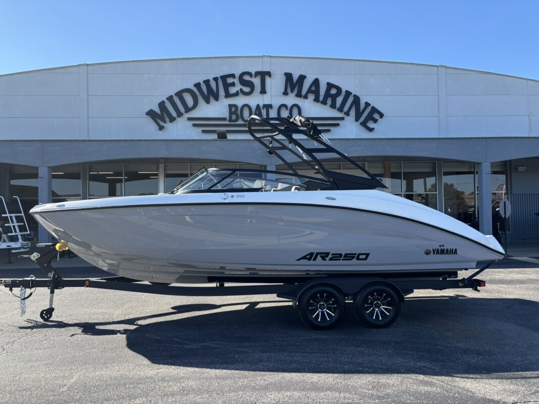 2027 YAMAHA JET AR 250