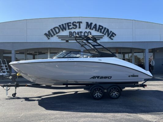 2027 YAMAHA JET AR 250