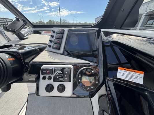 2027 YAMAHA JET AR 220
