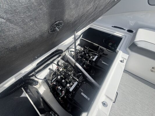 2027 YAMAHA JET AR 220