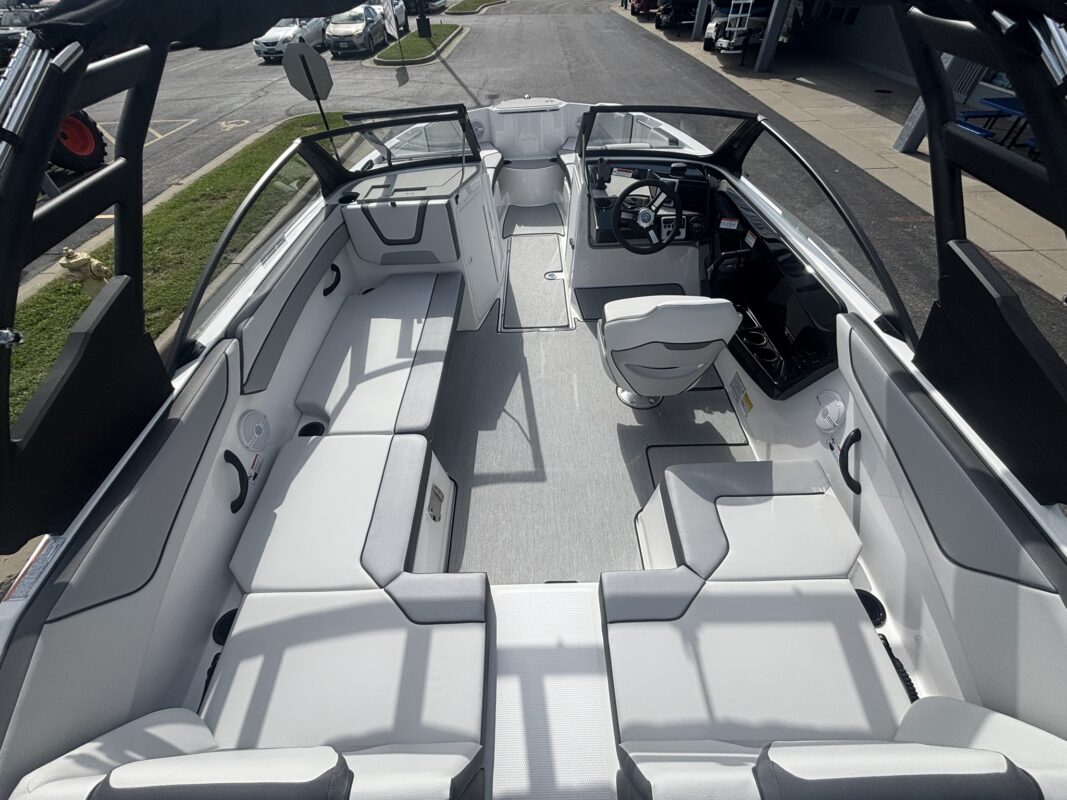 2027 YAMAHA JET AR 220