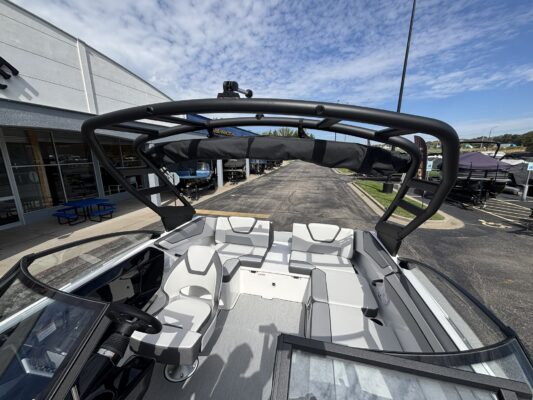 2027 YAMAHA JET AR 220