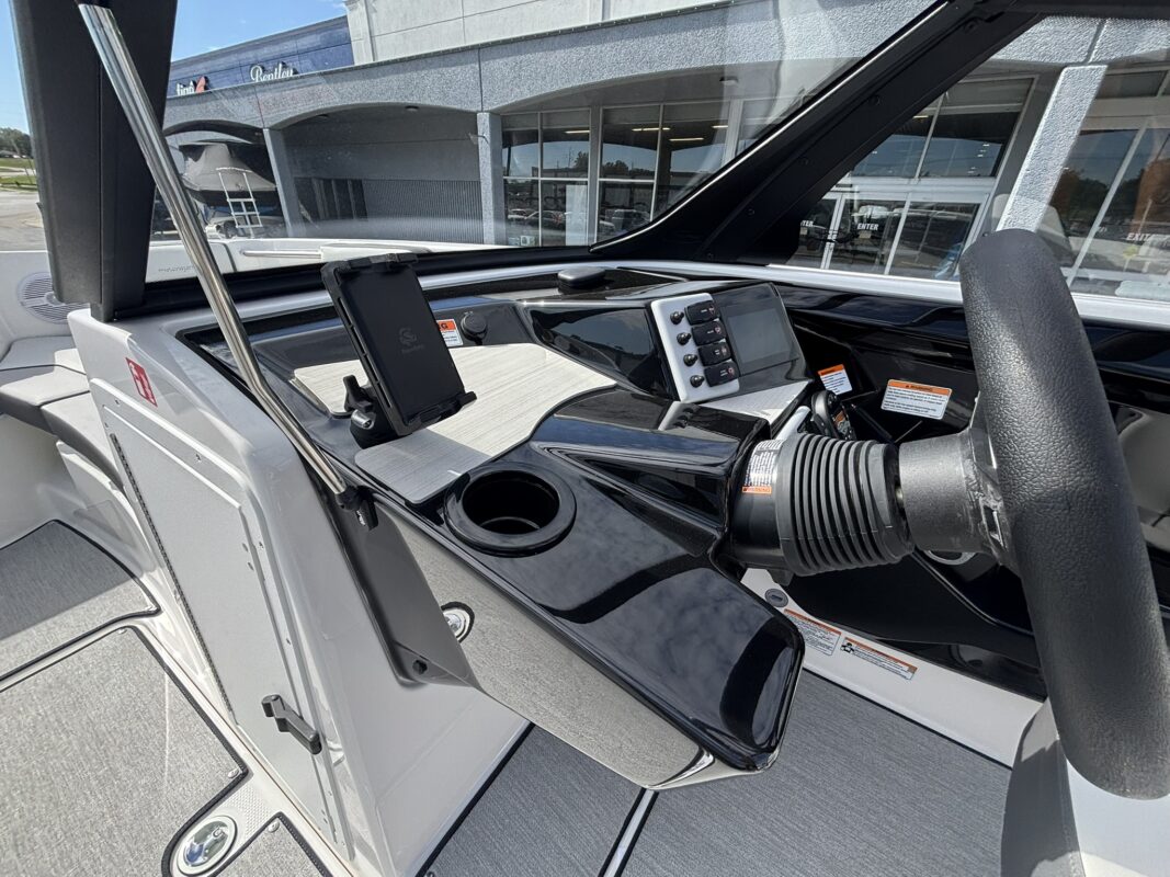 2027 YAMAHA JET AR 220