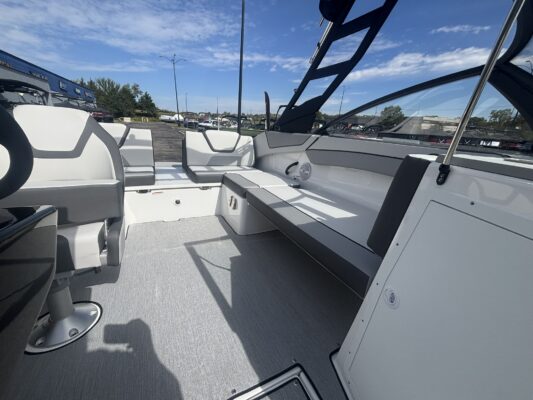 2027 YAMAHA JET AR 220