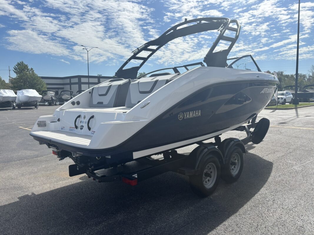 2027 YAMAHA JET AR 220