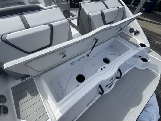 2027 YAMAHA JET AR 220